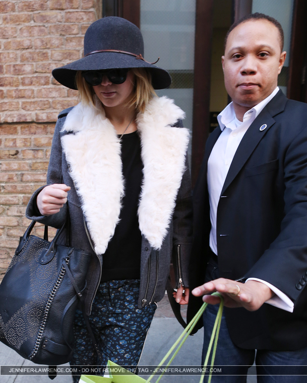 December_18_-_Leaving_the_Greenwich_hotel_in_New_York_28529.jpg