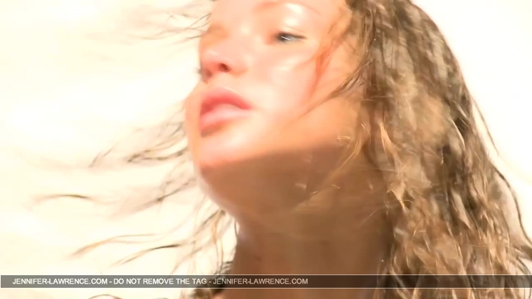 Esquire_Magazine_28211329_5BBehind_the_Scenes5D.jpg