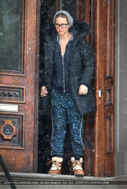 February_26_-_Out_in_Boston_with_her_dog_28329.jpg