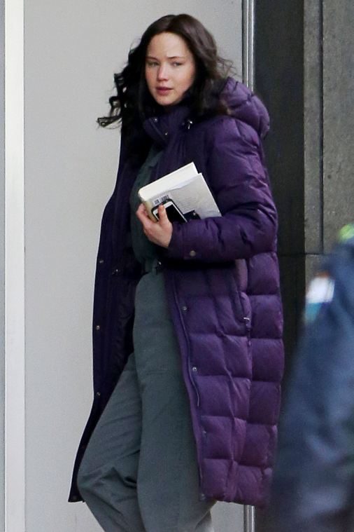 February_5_-__on_the_set_of___The_Hunger_Games__Mockingjay_-_Part_2___in_Atlanta__28329.jpg