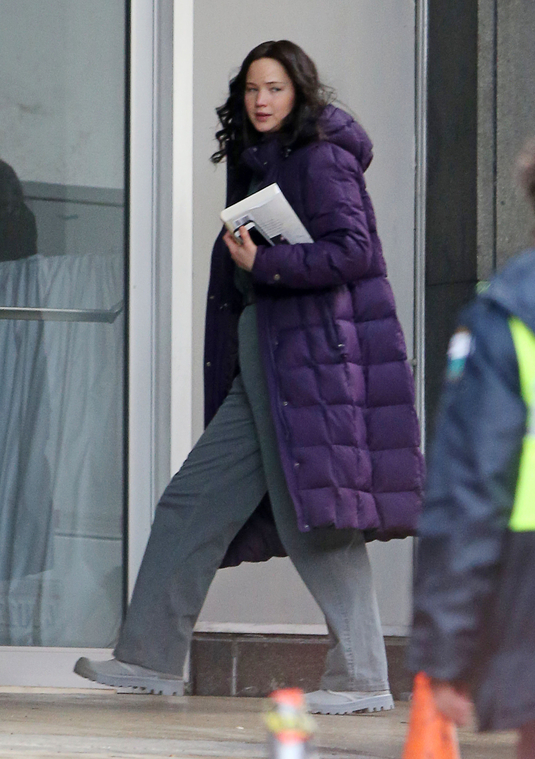 February_5_-__on_the_set_of___The_Hunger_Games__Mockingjay_-_Part_2___in_Atlanta__28729.jpg
