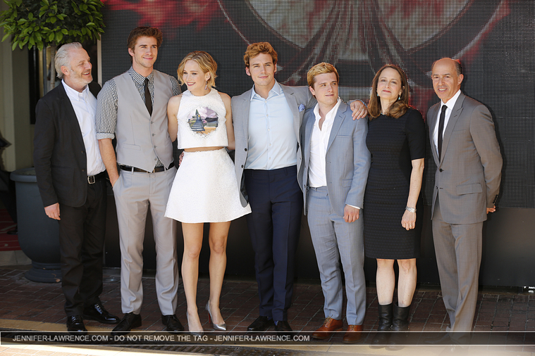 GROUP_May_17_-__Mockingjay_Part_1__photocall_at_Cannes_in_France_287229.jpg