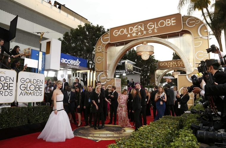 HQ_71st_Annual_Golden_Globe_Awards_-_Red_Carpet_2811529.jpg