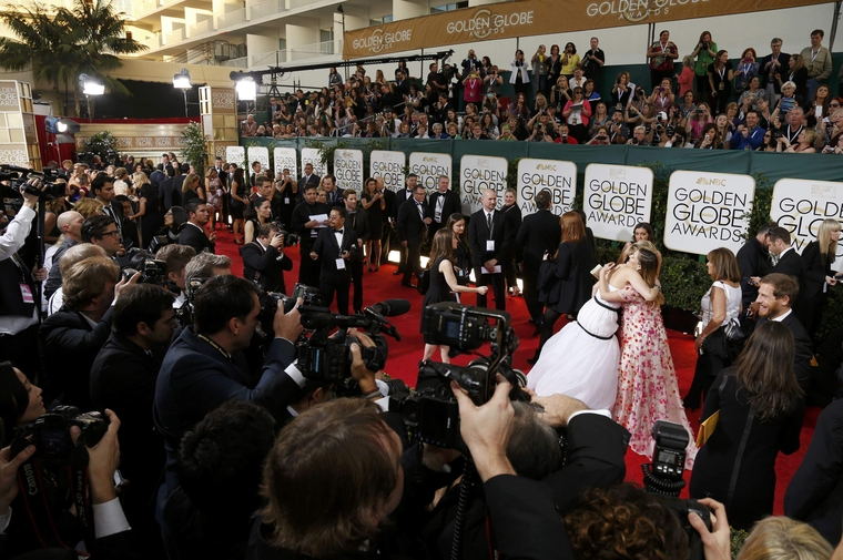 HQ_71st_Annual_Golden_Globe_Awards_-_Red_Carpet_2812629.jpg