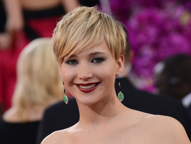 HQ_71st_Annual_Golden_Globe_Awards_-_Red_Carpet_2816929.jpg