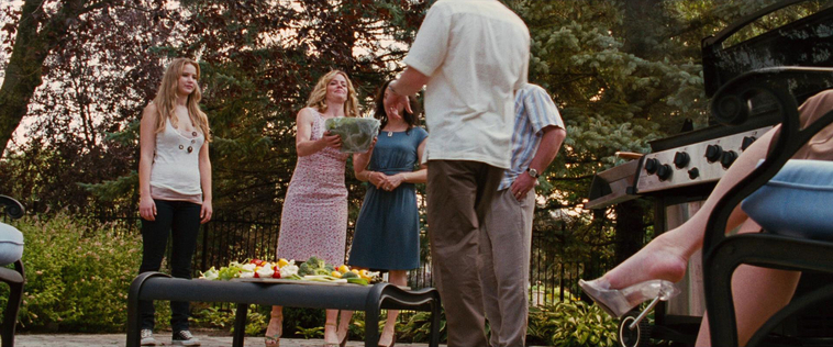 House_at_the_End_of_the_Street__2813929.jpg