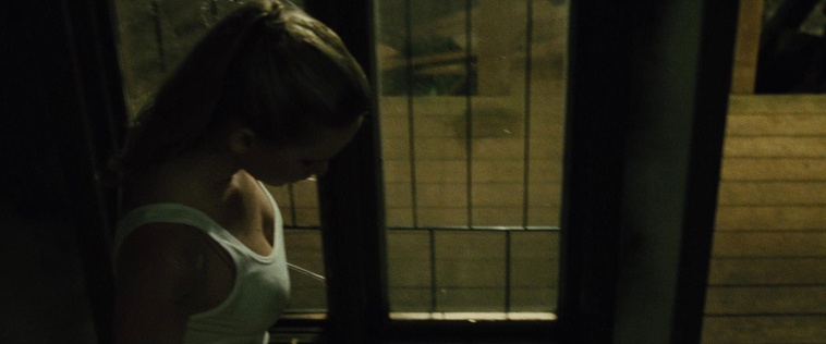 House_at_the_End_of_the_Street__28143529.jpg