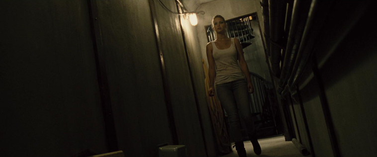House_at_the_End_of_the_Street__28152329.jpg