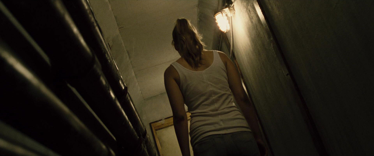 House_at_the_End_of_the_Street__28152529.jpg