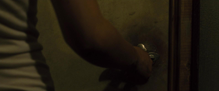 House_at_the_End_of_the_Street__28154429.jpg