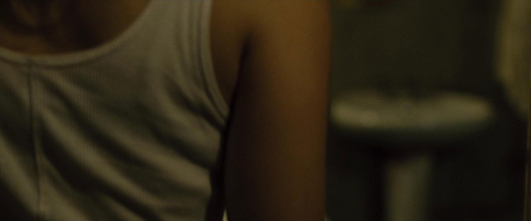 House_at_the_End_of_the_Street__28154629.jpg