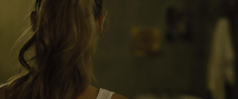House_at_the_End_of_the_Street__28154929.jpg