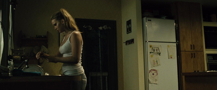 House_at_the_End_of_the_Street__28158429.jpg