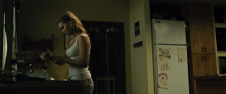 House_at_the_End_of_the_Street__28158629.jpg