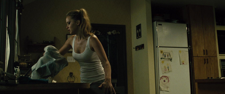 House_at_the_End_of_the_Street__28159629.jpg