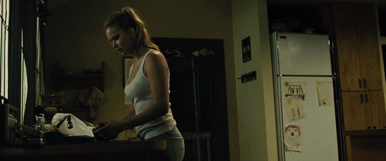 House_at_the_End_of_the_Street__28161229.jpg