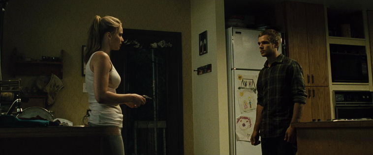 House_at_the_End_of_the_Street__28165229.jpg