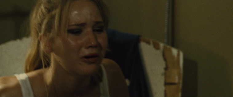 House_at_the_End_of_the_Street__28168929.jpg