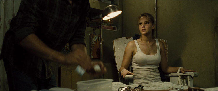 House_at_the_End_of_the_Street__28171429.jpg