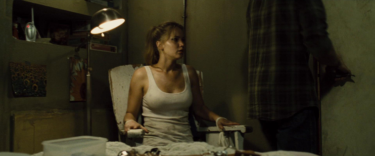 House_at_the_End_of_the_Street__28171629.jpg