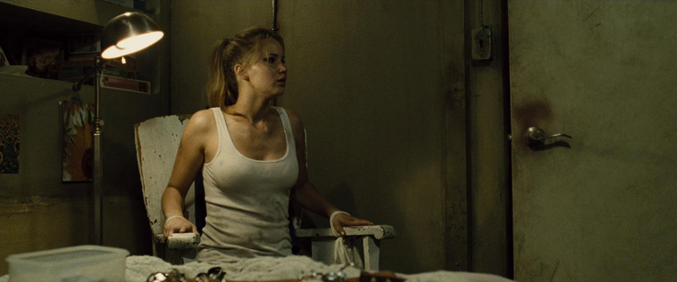 House_at_the_End_of_the_Street__28171729.jpg