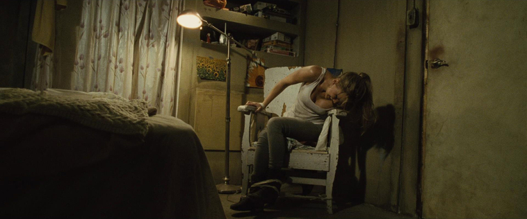 House_at_the_End_of_the_Street__28171929.jpg