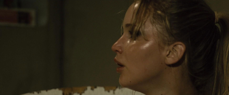 House_at_the_End_of_the_Street__28172529.jpg
