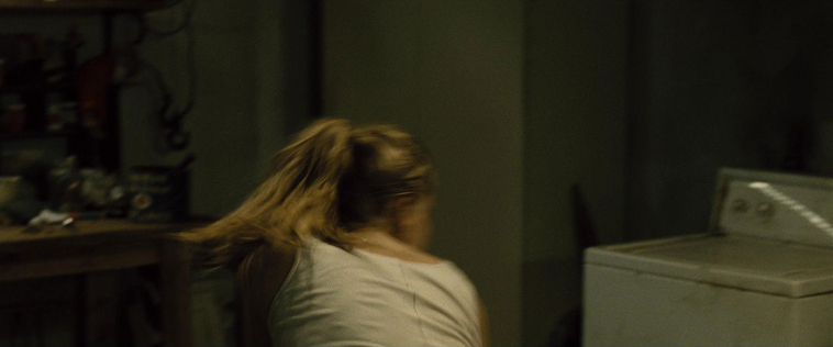 House_at_the_End_of_the_Street__28176029.jpg