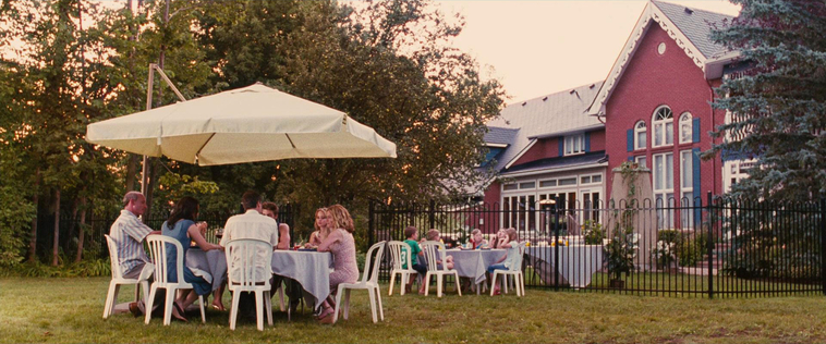 House_at_the_End_of_the_Street__2817629.jpg