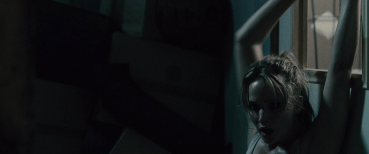 House_at_the_End_of_the_Street__28181329.jpg
