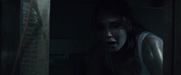 House_at_the_End_of_the_Street__28182529.jpg