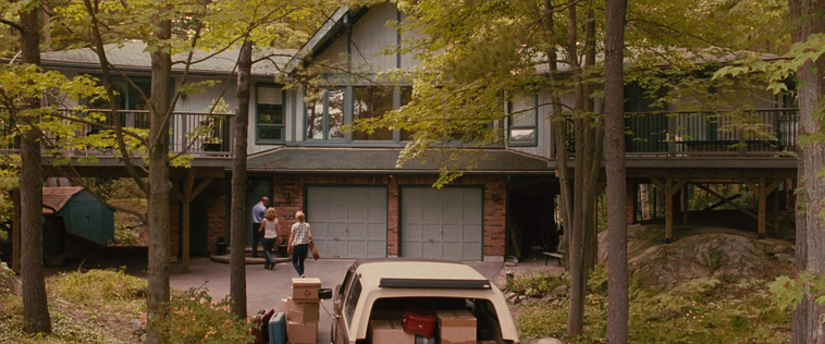 House_at_the_End_of_the_Street__281929.jpg
