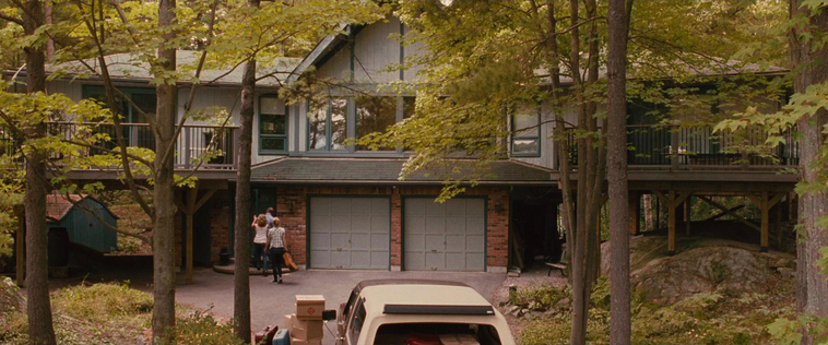 House_at_the_End_of_the_Street__282129.jpg