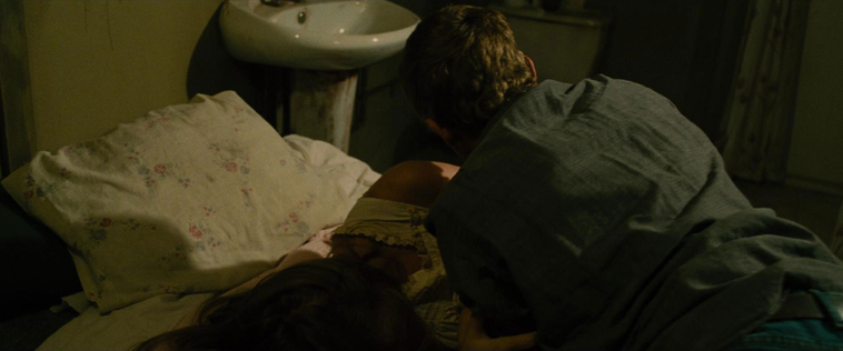 House_at_the_End_of_the_Street__2856929.jpg
