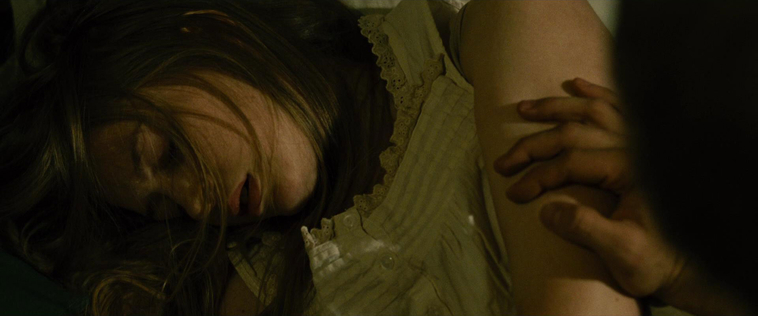 House_at_the_End_of_the_Street__2858529.jpg