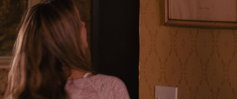 House_at_the_End_of_the_Street__2867129.jpg