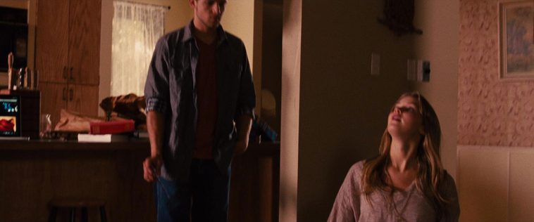 House_at_the_End_of_the_Street__2867529.jpg