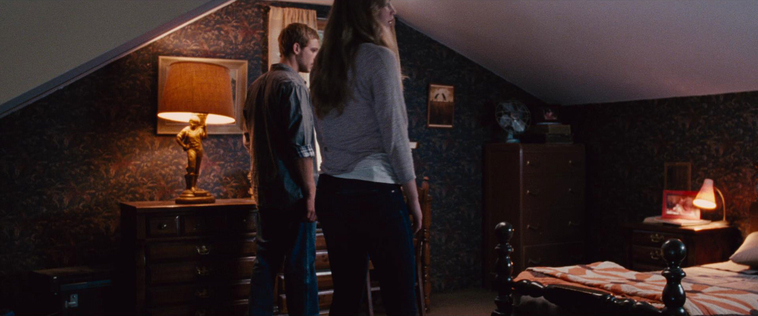 House_at_the_End_of_the_Street__2868829.jpg