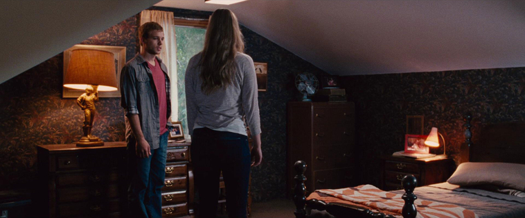 House_at_the_End_of_the_Street__2869229.jpg