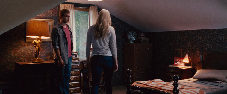 House_at_the_End_of_the_Street__2869329.jpg