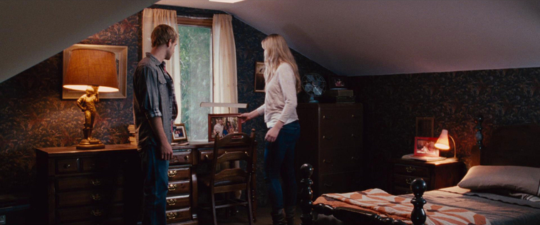 House_at_the_End_of_the_Street__2869529.jpg