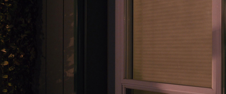 House_at_the_End_of_the_Street__2883429.jpg