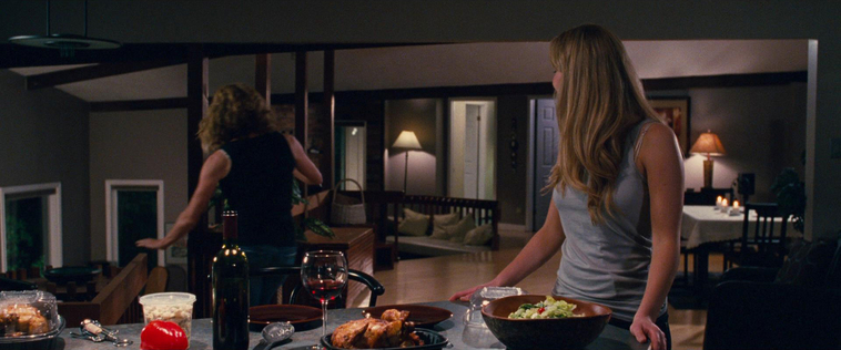 House_at_the_End_of_the_Street__2887929.jpg