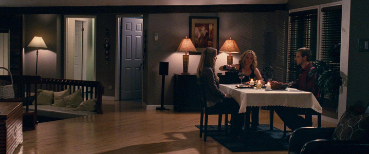 House_at_the_End_of_the_Street__2889229.jpg