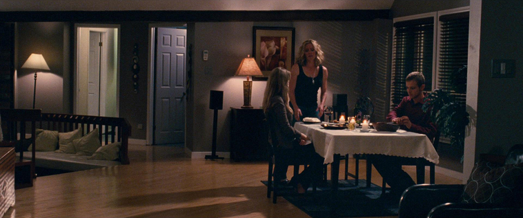 House_at_the_End_of_the_Street__2893829.jpg