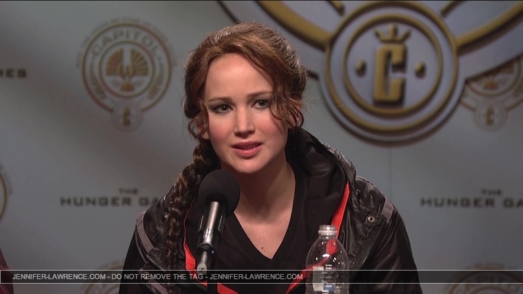 Hunger_Games_Press_Conference_-_Saturday_Night_Live__2816629.jpg