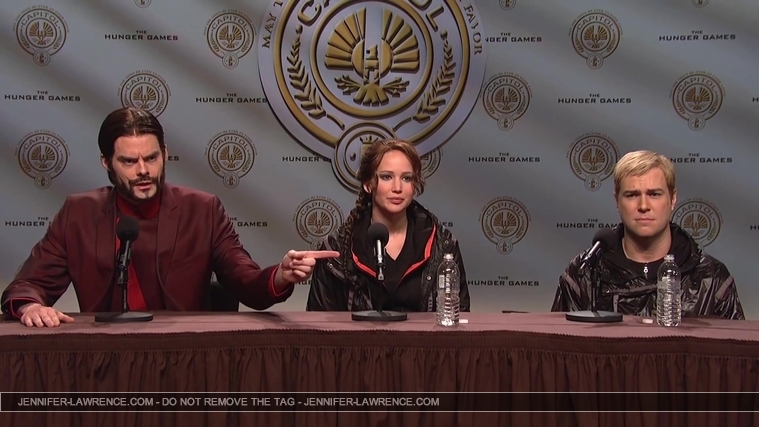 Hunger_Games_Press_Conference_-_Saturday_Night_Live__2818929.jpg