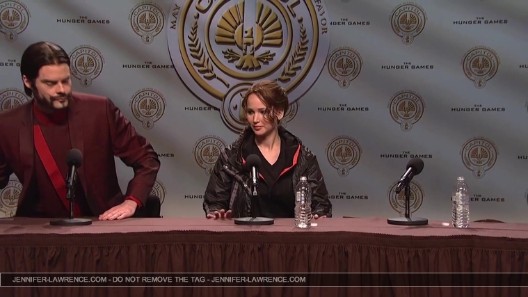 Hunger_Games_Press_Conference_-_Saturday_Night_Live__2831129.jpg