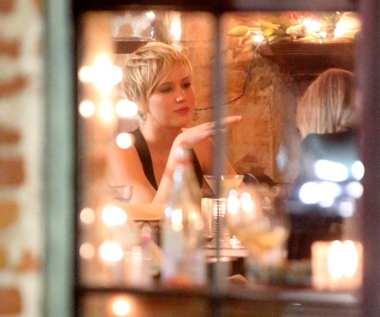 January_11_-_Dinner_at_the_Skylight_Gardens_restaurant_and_signs_autographs_for_fans_in_Los_Ang_28329.jpg