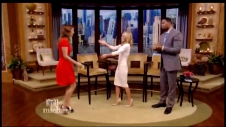 January_242C_2013_-_Live_with_Kelly_and_Michael_28829.jpg